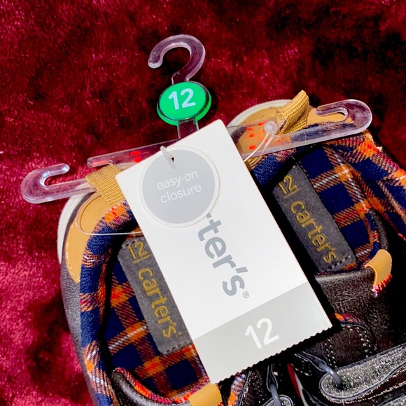 BRAND NEW Carter’s Boys size 11 Shoes - Picture 3 of 3